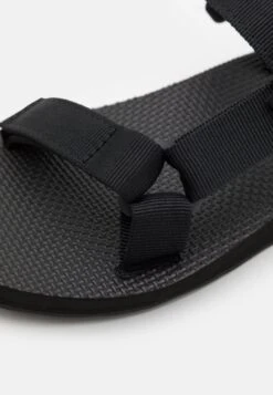 Teva Universal Slide - Outdoorsandalen - Black -Teva 6b570ad4d1c648a69d9404a95c7ebda4